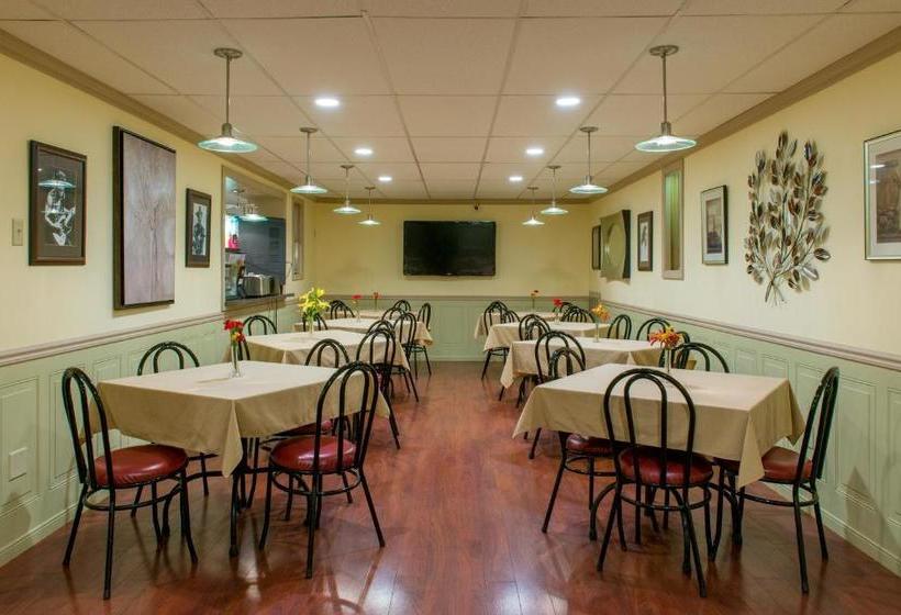 Отель University Inn Academic Suites