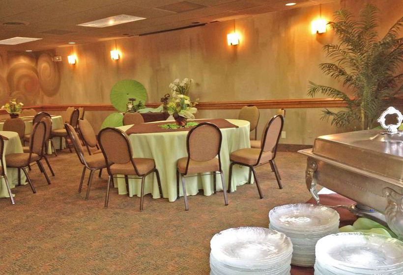 호텔 Valley West Inn