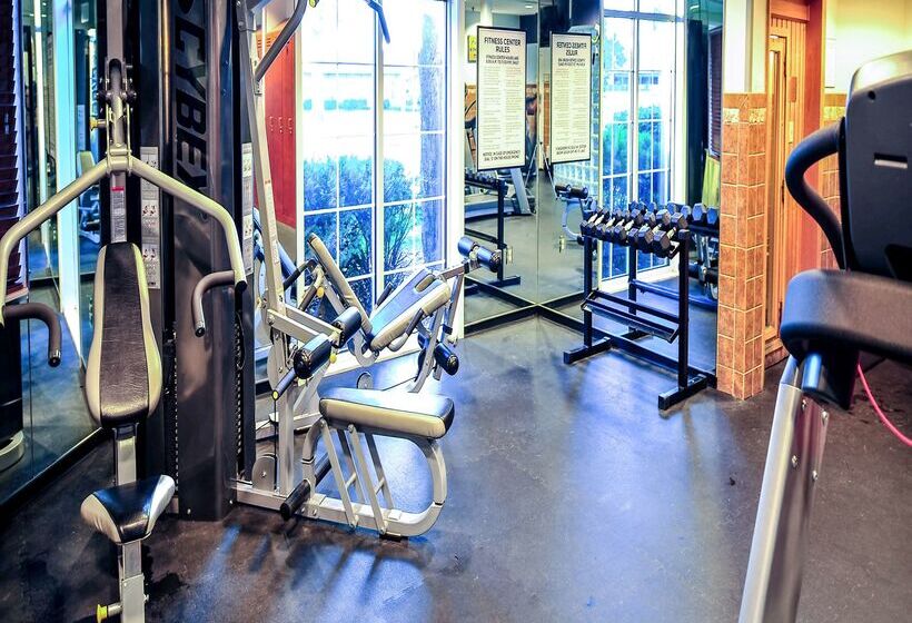 هتل Hilton Vacation Club Varsity Club South Bend, In