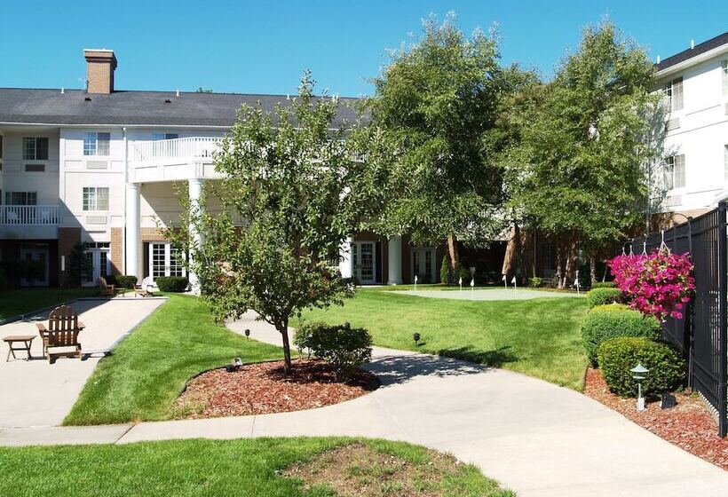 هتل Hilton Vacation Club Varsity Club South Bend, In