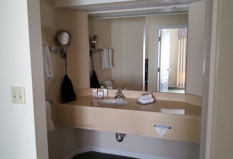 هتل Hilton Vacation Club Varsity Club South Bend, In