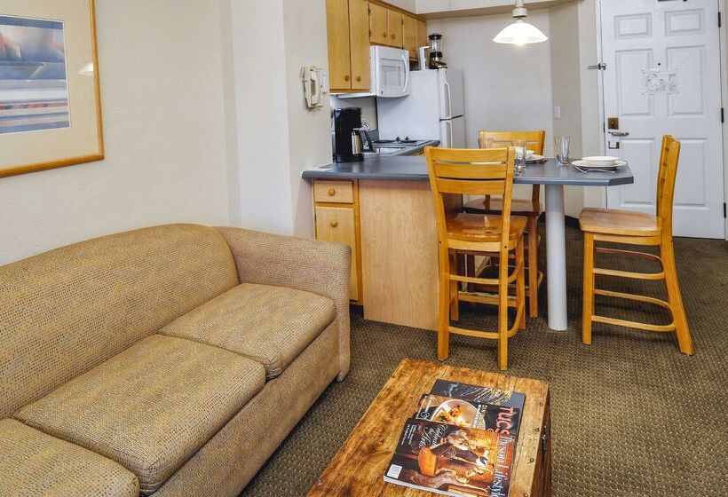 هتل Hilton Vacation Club Varsity Club Tucson