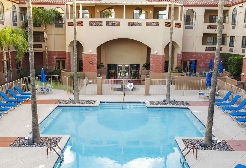 هتل Hilton Vacation Club Varsity Club Tucson