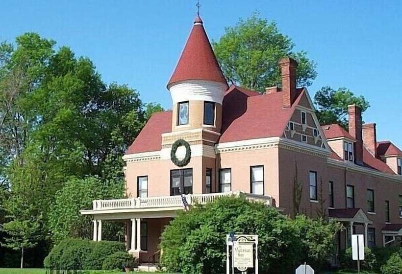 בית מלון כפרי Victorian Inn B&b