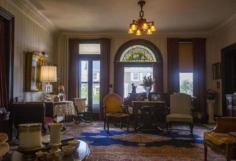 בית מלון כפרי Victorian Inn B&b