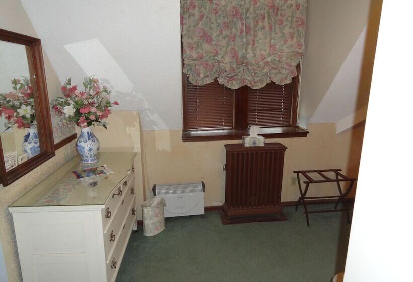 בית מלון כפרי Victorian Inn B&b
