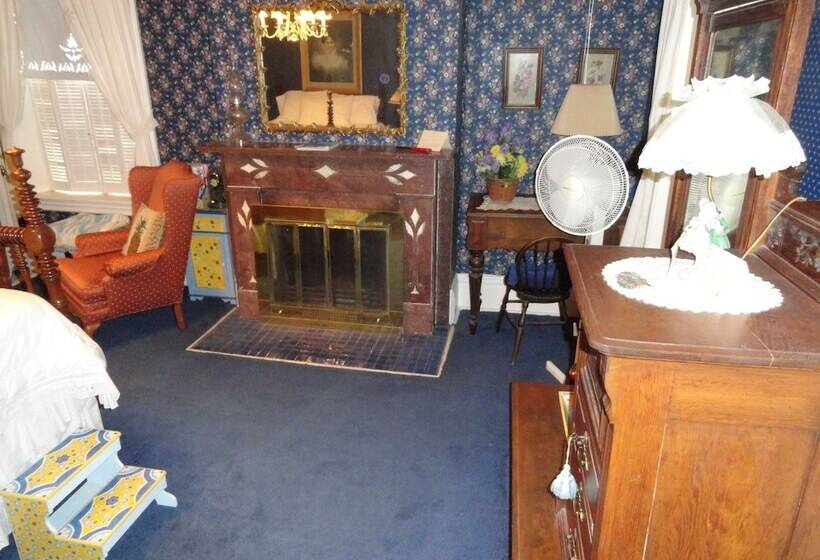 בית מלון כפרי Victorian Inn B&b