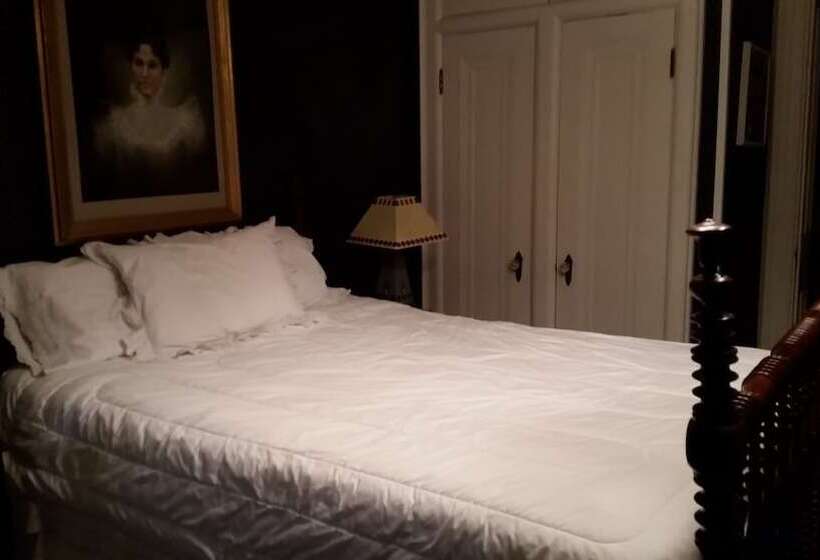 בית מלון כפרי Victorian Inn B&b