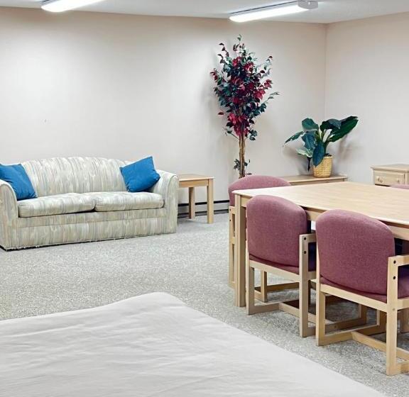 Отель Viking Arms Inn  Ludington