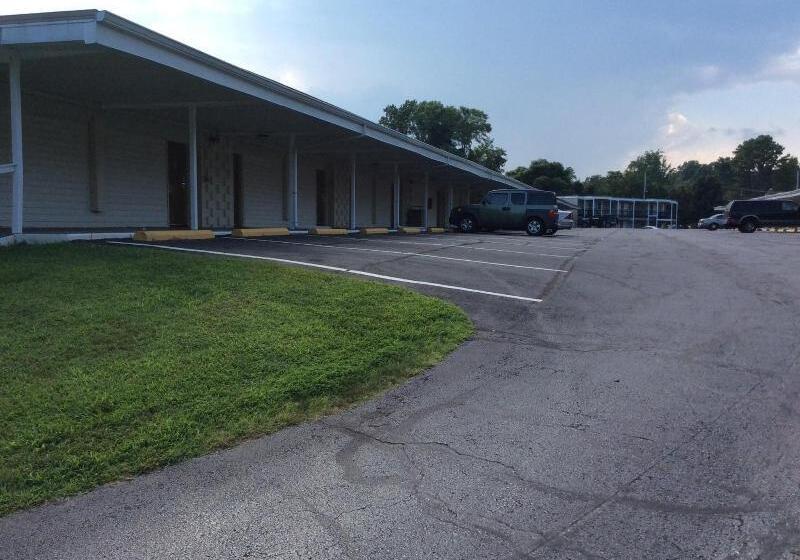 فندق Village Inn