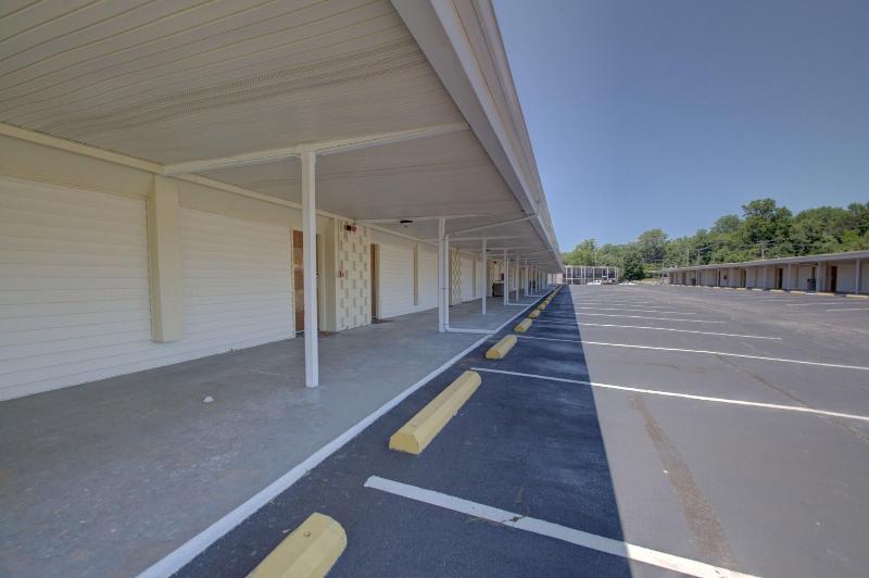 فندق Village Inn