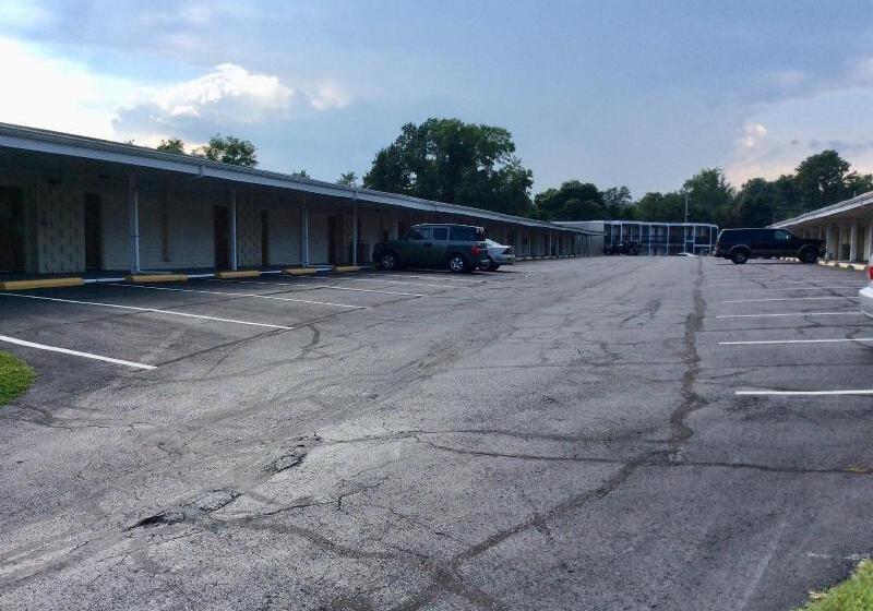 فندق Village Inn