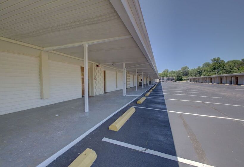 فندق Village Inn