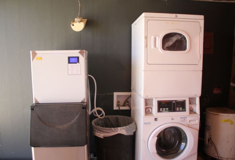 Отель Village Inn Cotulla