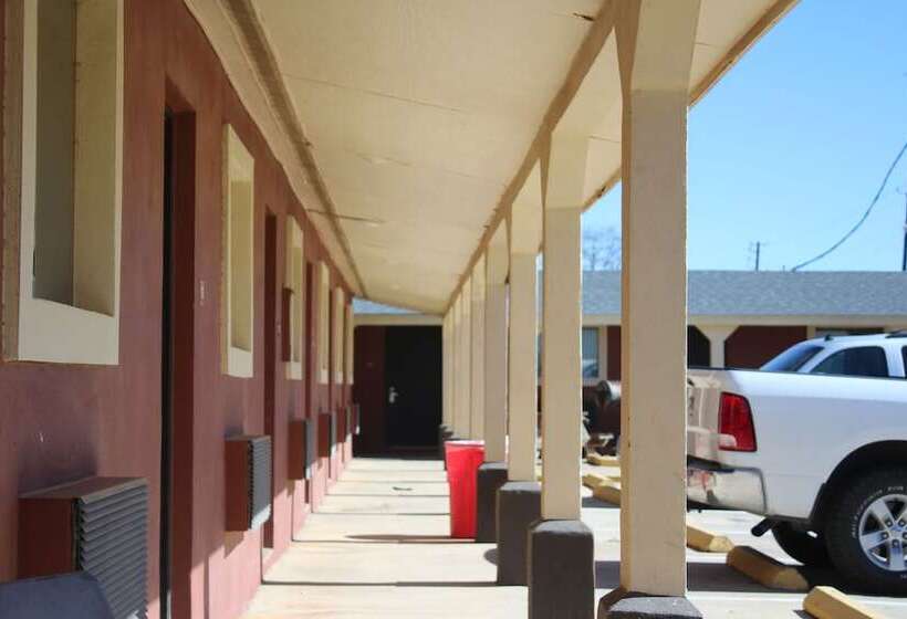 Отель Village Inn Cotulla