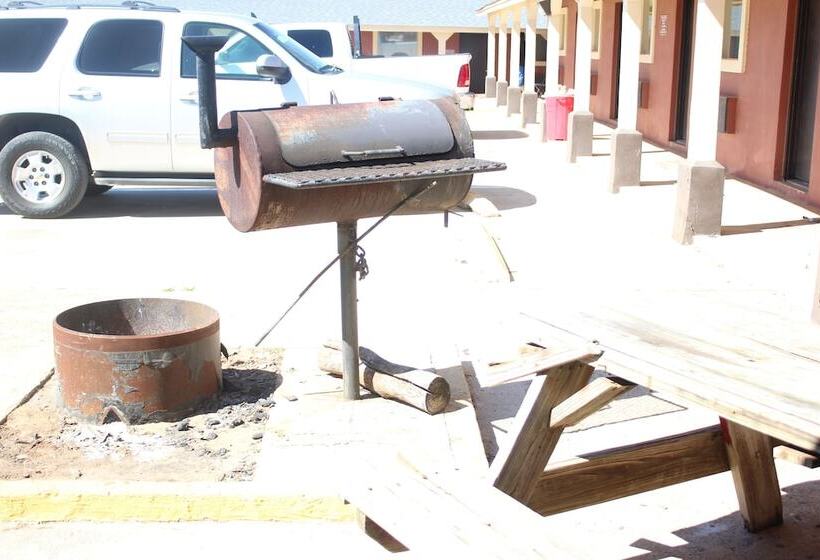 בית מלון כפרי Village Inn Cotulla