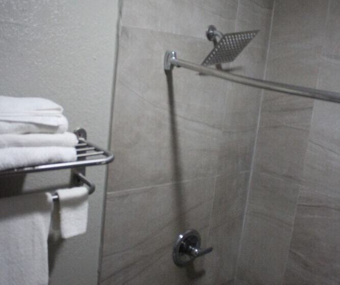 בית מלון כפרי Village Inn Cotulla