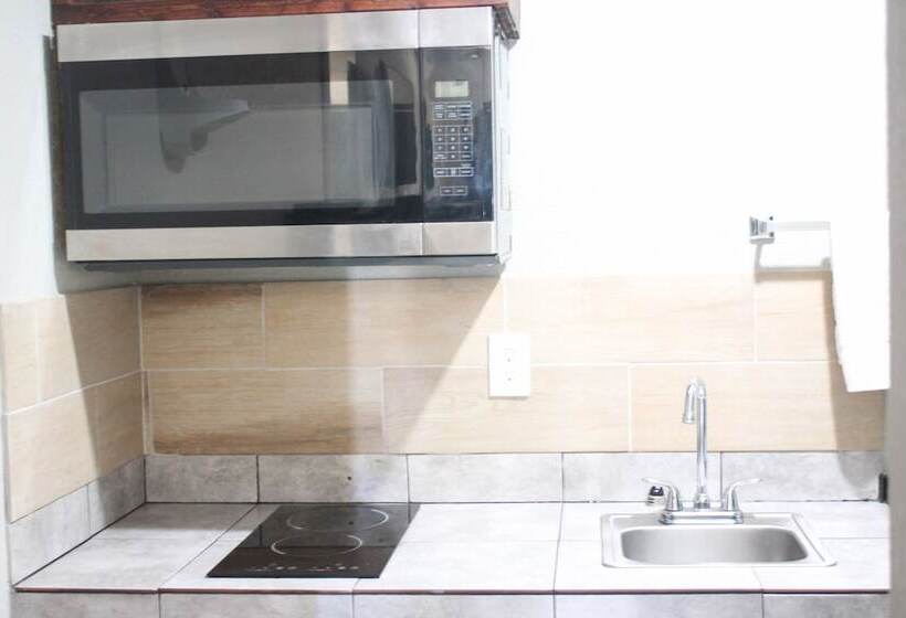 Отель Village Inn Cotulla