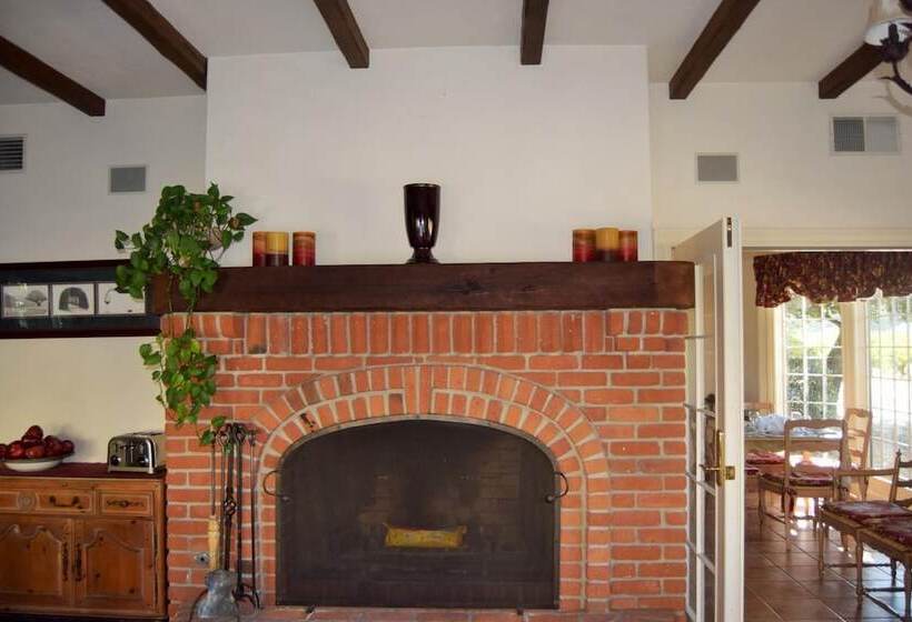 호텔 Vineyard Country Inn