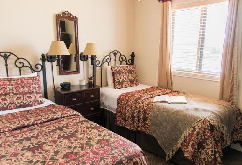 فندق Vineyard Court Designer Suites