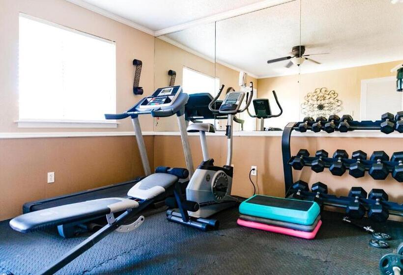 فندق Vineyard Court Designer Suites