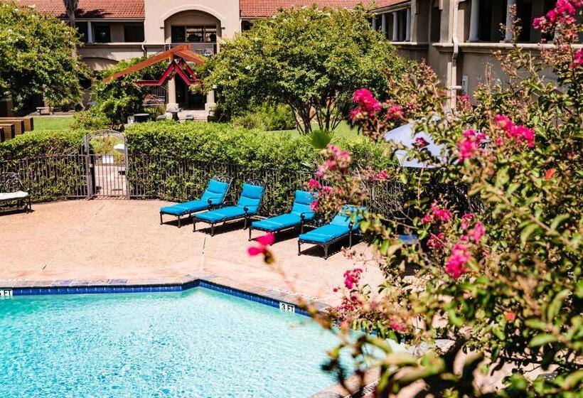 فندق Vineyard Court Designer Suites