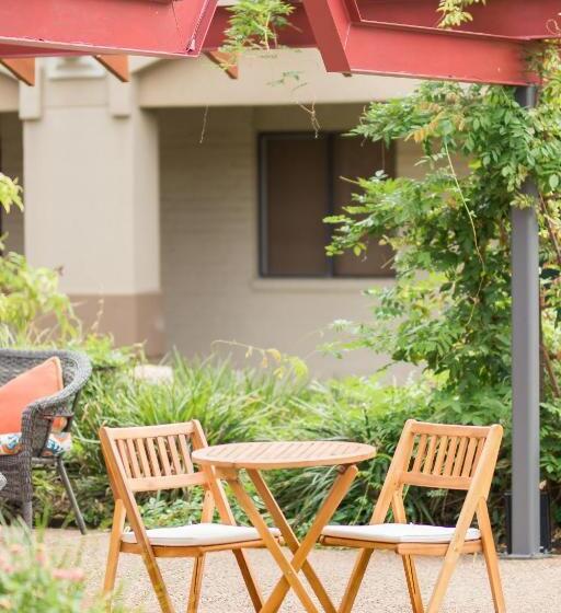 فندق Vineyard Court Designer Suites