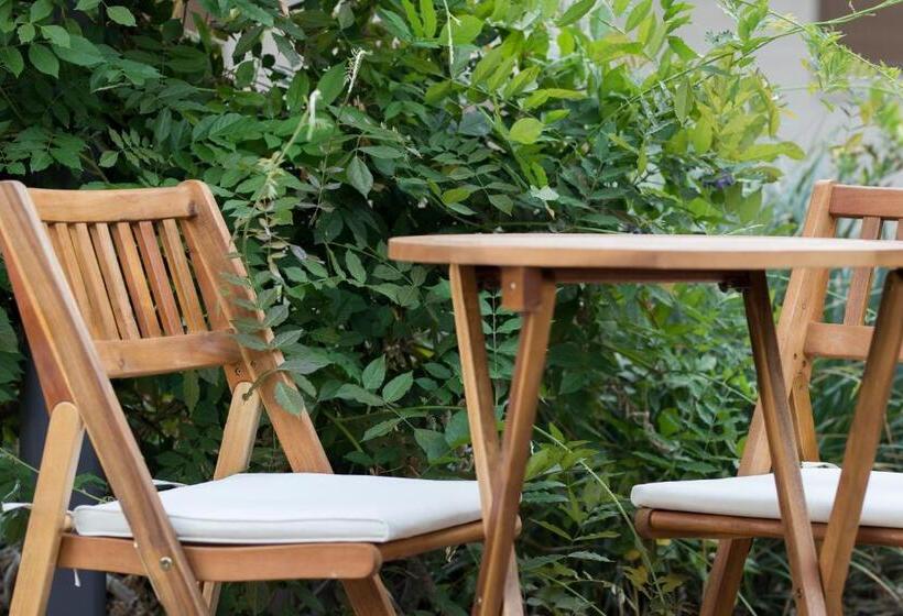 فندق Vineyard Court Designer Suites