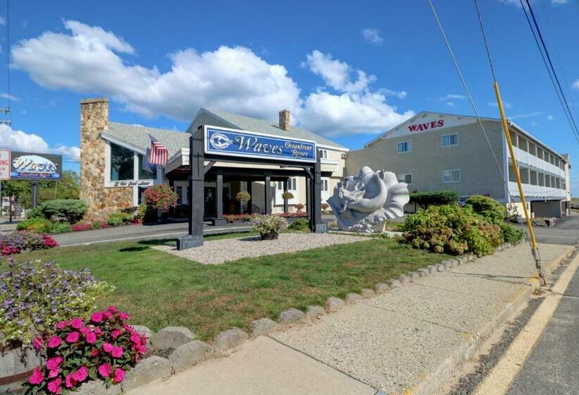 ホテル Waves Oceanfront Resort