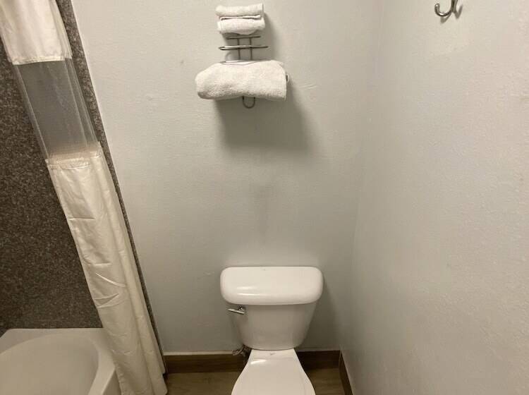 فندق Welcome Inn Corona