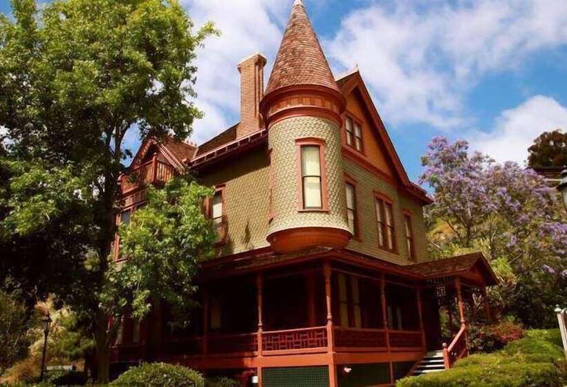 هتل Old Town Western Inn