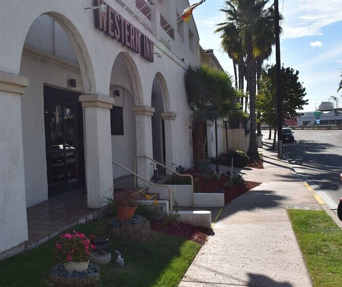 호텔 Old Town Western Inn