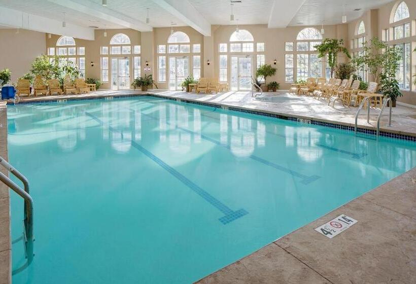 فندق Westford Regency Inn & Conference Center