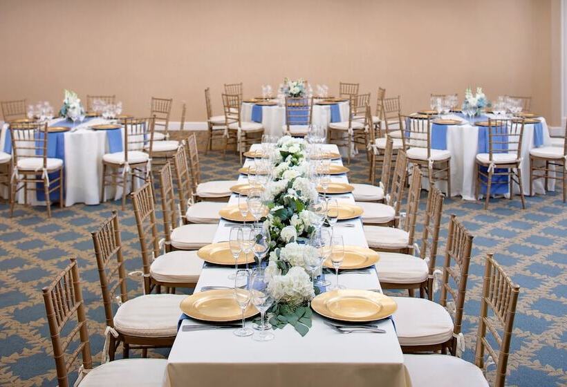 فندق Westford Regency Inn & Conference Center