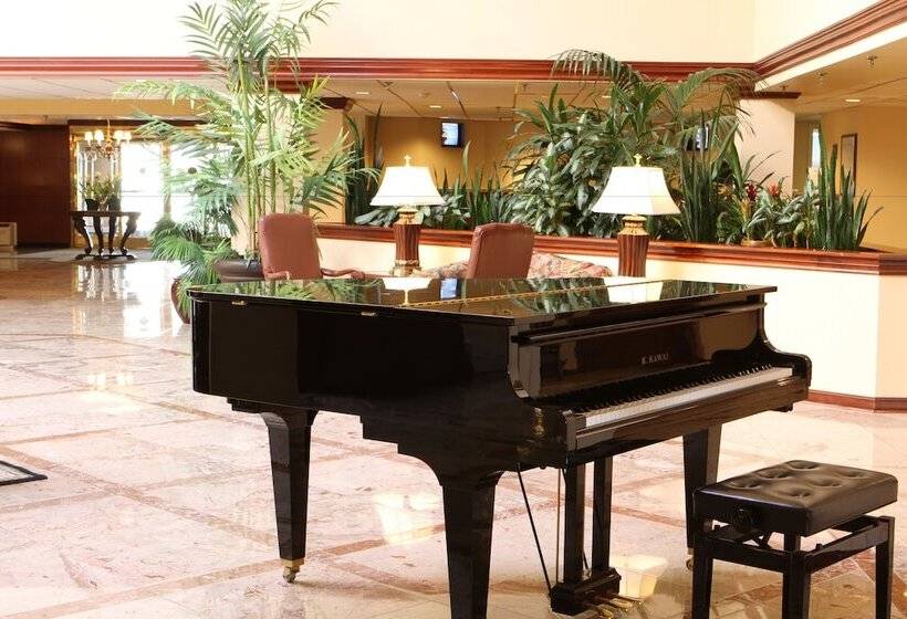 فندق Westford Regency Inn & Conference Center