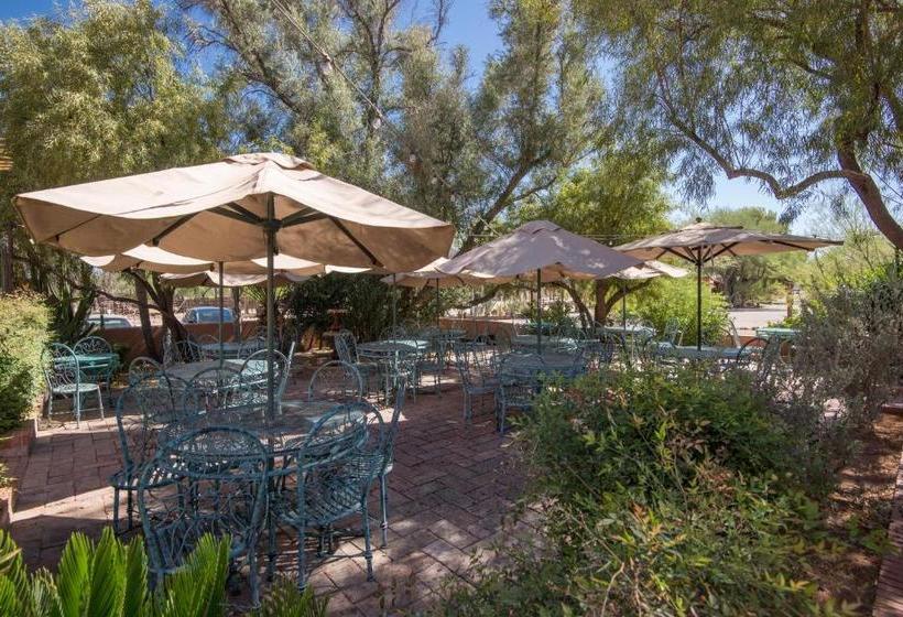 هتل White Stallion Ranch