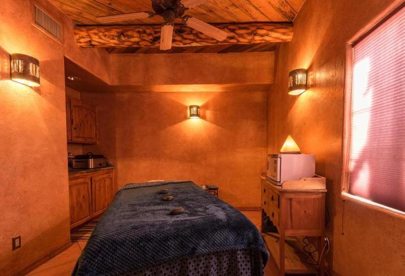 هتل White Stallion Ranch