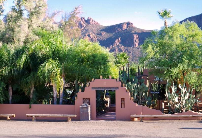 هتل White Stallion Ranch