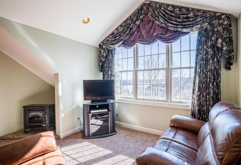 فندق Whitestone Inn