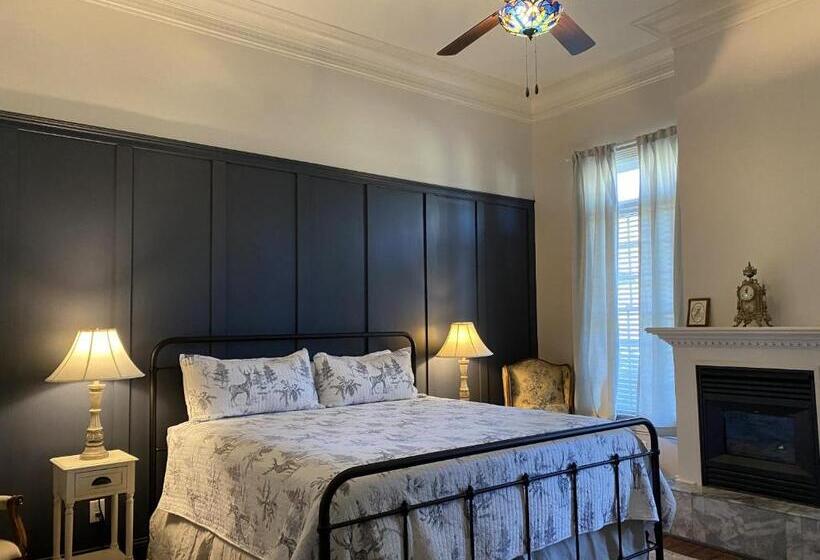 فندق Whitestone Inn