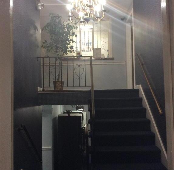 Отель Wickford Motor Inn