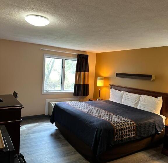 Отель Wickford Motor Inn