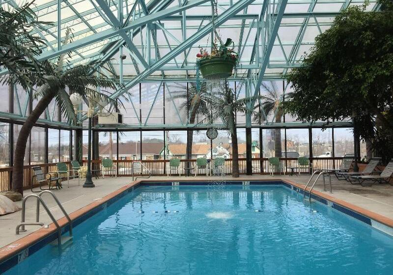 ホテル Wildwood Inn Tropical Dome & Theme Suites