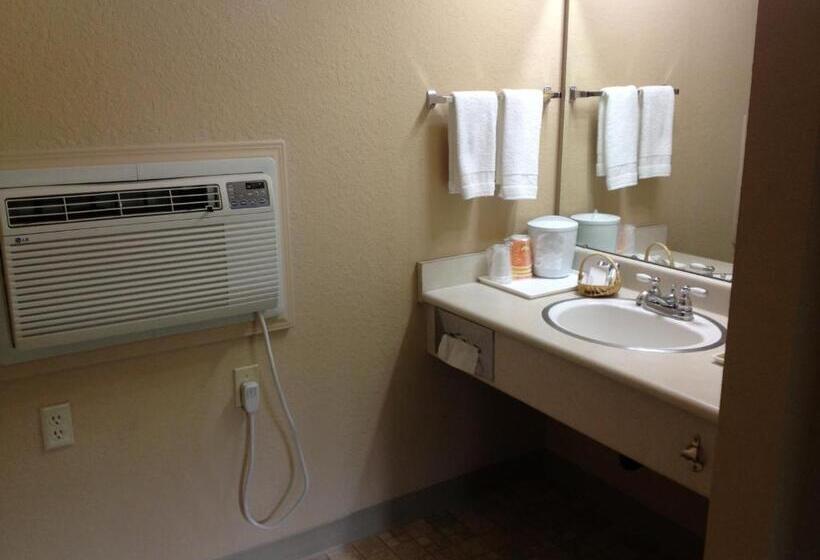 Отель Wildwood Inn