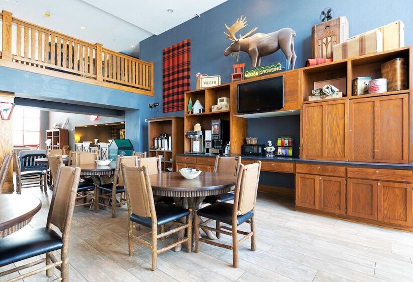 فندق Wildwood Lodge & Suites