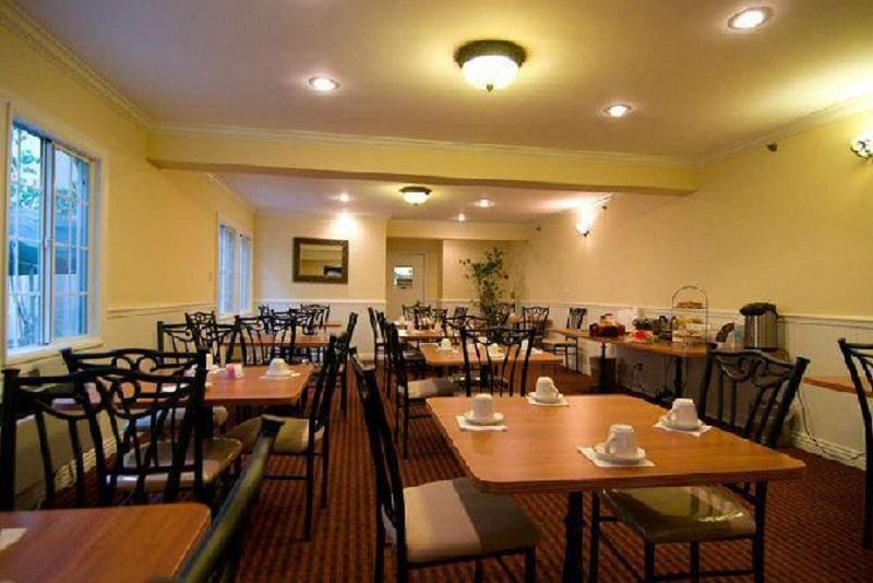 Отель Wilshire Crest