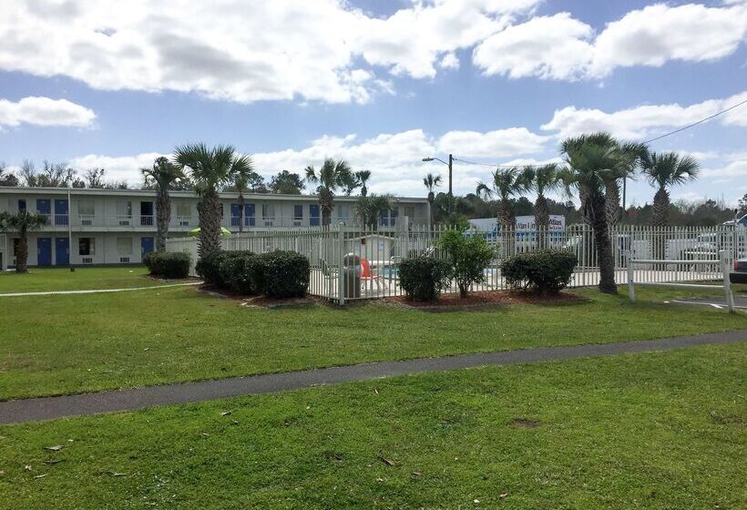 ホテル Red Roof Inn Wildwood, Fl   The Villages