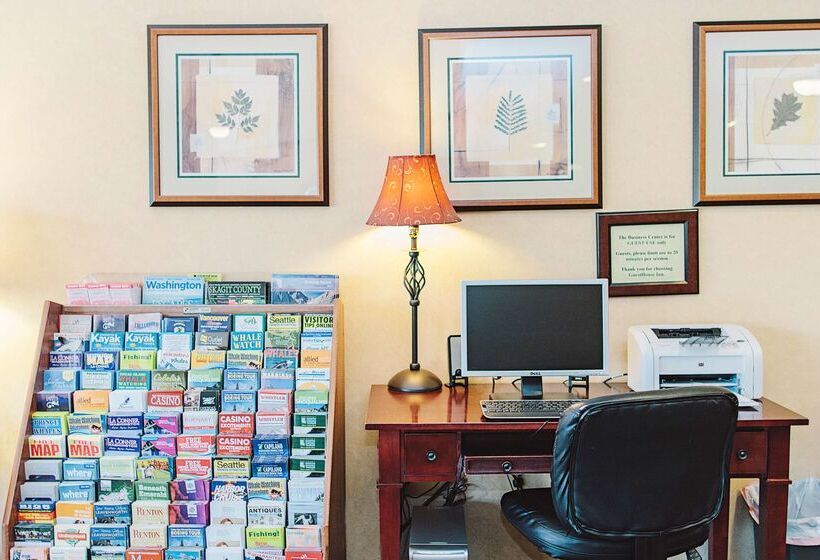 فندق على الطريق Lavissh Inn & Suites