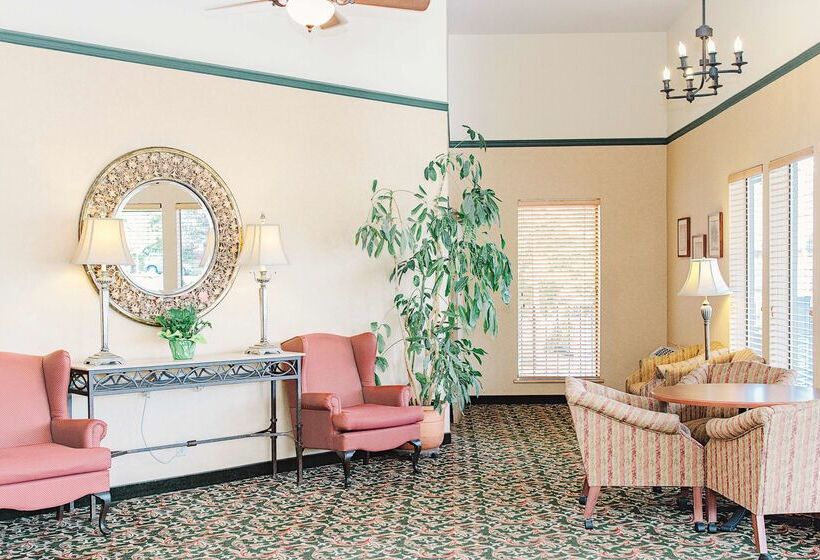 فندق على الطريق Lavissh Inn & Suites