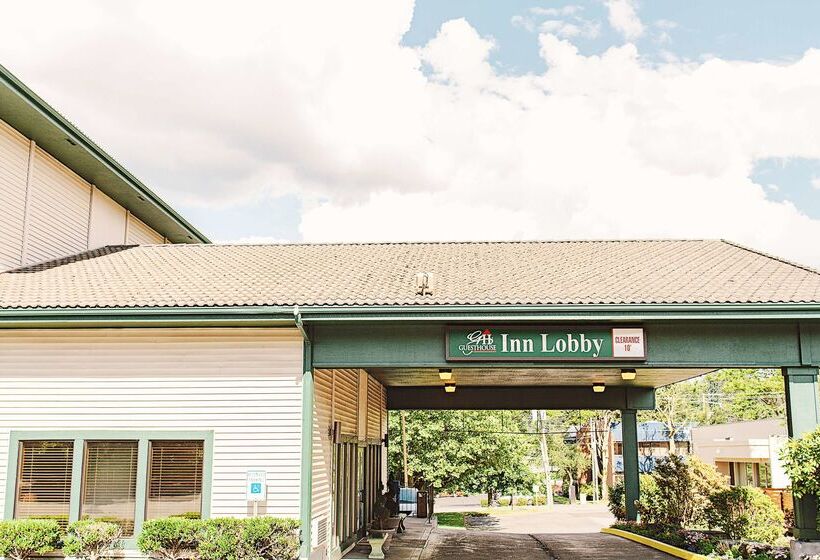 فندق على الطريق Lavissh Inn & Suites